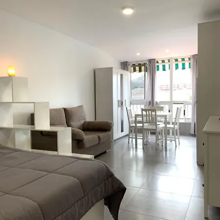 Daire Studio With Pool, Long Term, In Cristianos Los Cristianos (Tenerife)